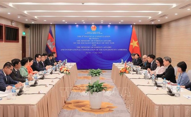 Vietnam, Cambodia review ties at 9th political consultation in Hanoi